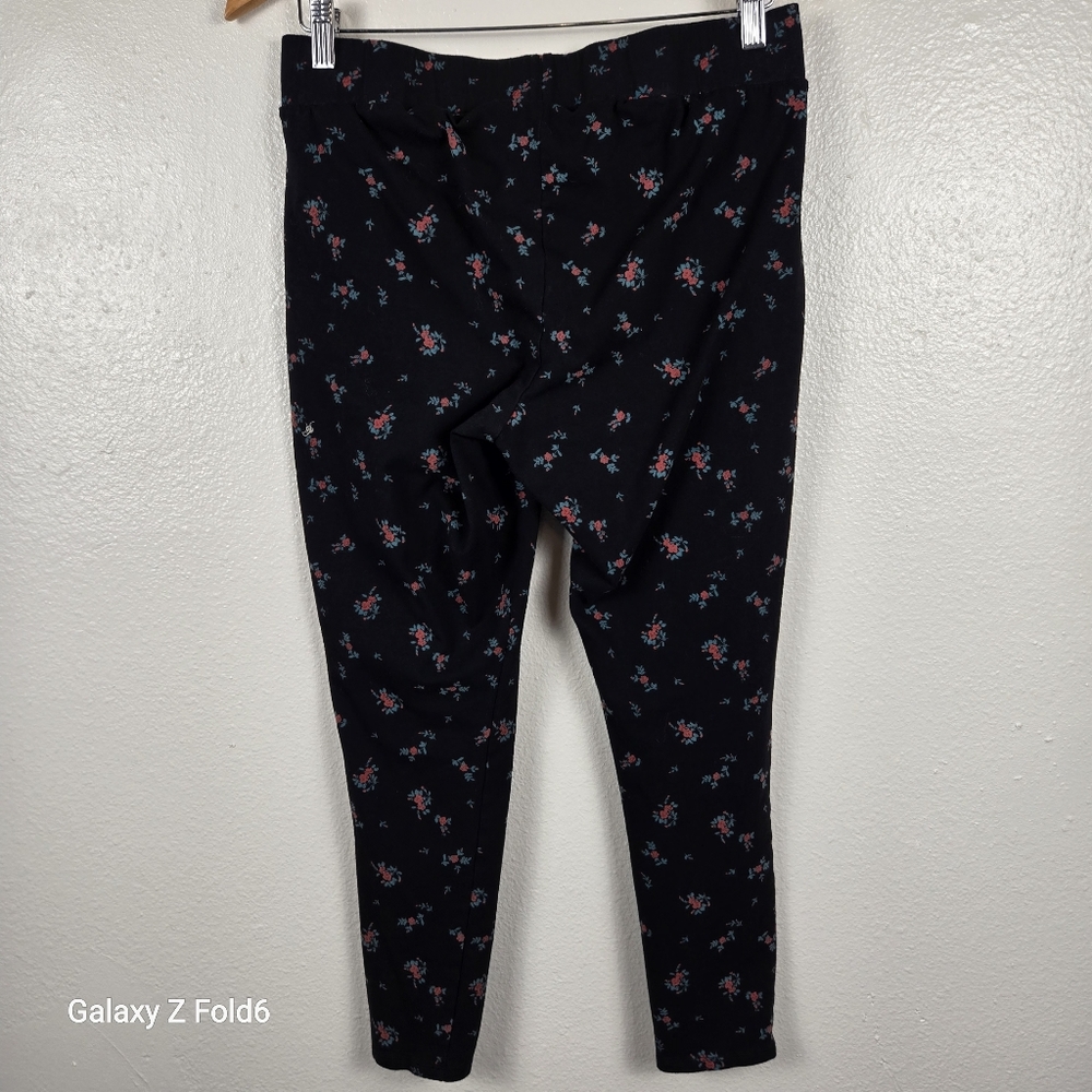 TORRID Black Floral Print Cotton Stretch Ankle Leggings Pants Size 1 - Picture 2 of 8